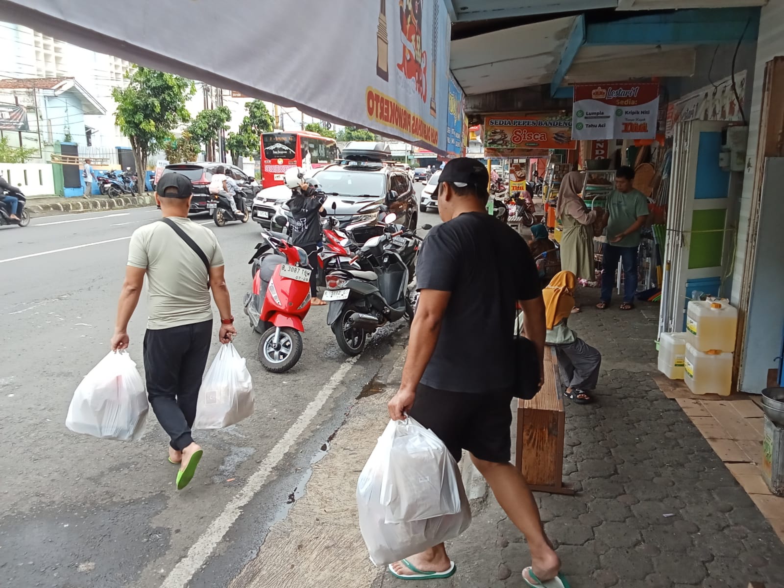 Oleh-Oleh Purwokerto Laris Saat Arus Balik, Mendoan Jadi Pilihan Pemudik