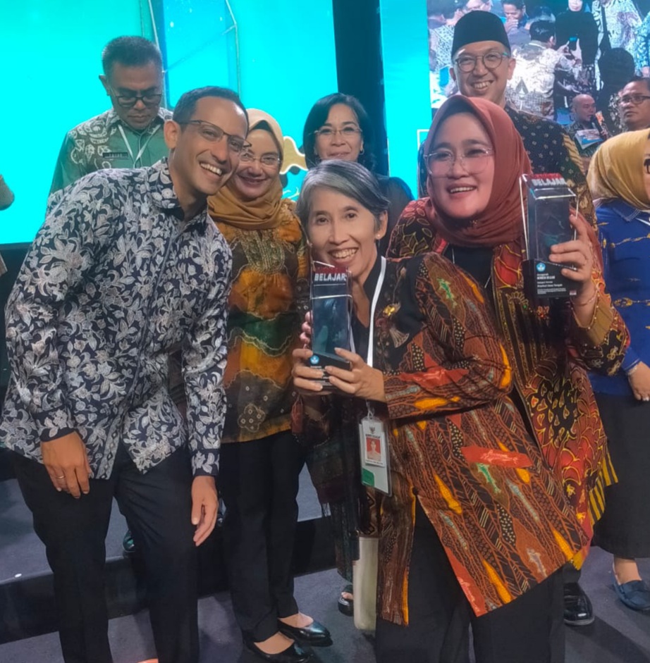 Mantap, Sukses Terapkan Kurikulum Merdeka, Kab Cilacap raih Penghargaan Anugerah Merdeka Belajar 