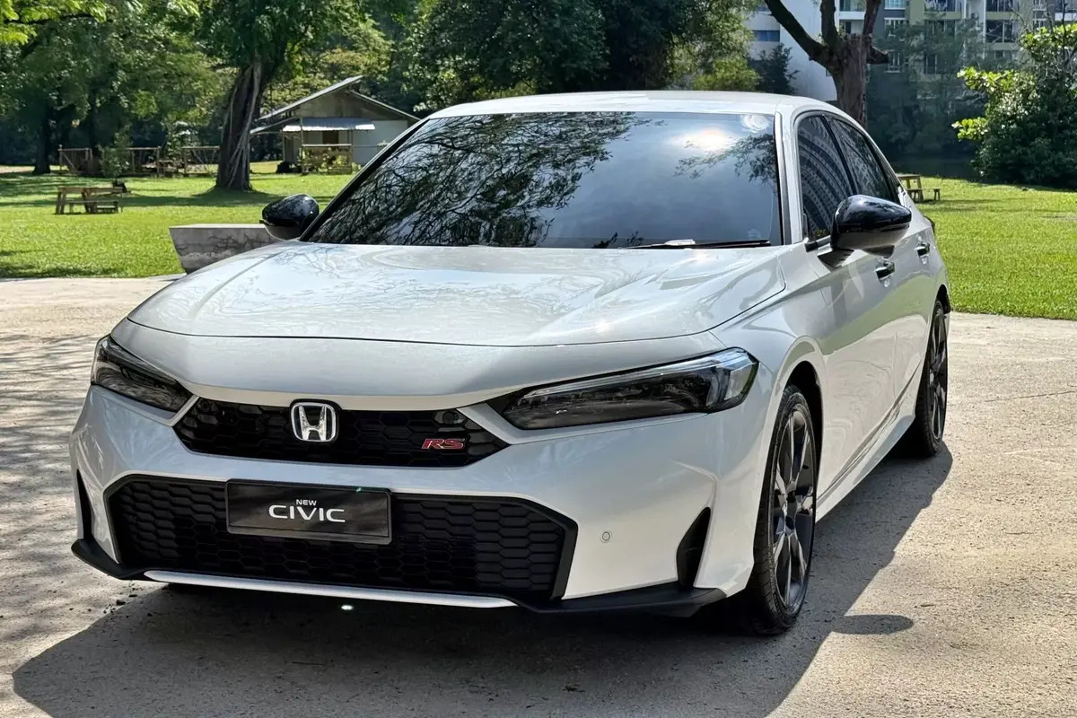 Honda Civic, Mobil Favorit Anak Muda: Desain Sporty, Mudah Dimodif, dan Irit BBM