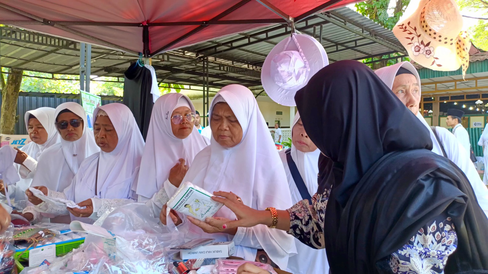 Calhaj Kebumen Tertua 94 Tahun, Termuda 18 Tahun
