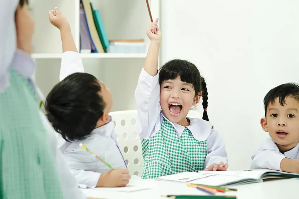 Mengajarkan Anak Untuk Menjadi Percaya Diri Sejak Kecil