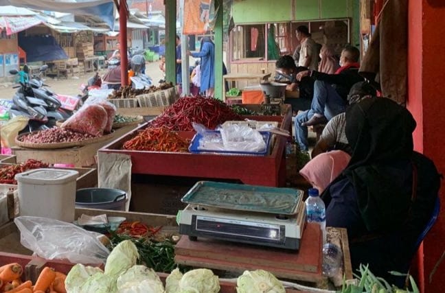 Harga Cabai Rawit Terjun Bebas di Pasar Kroya