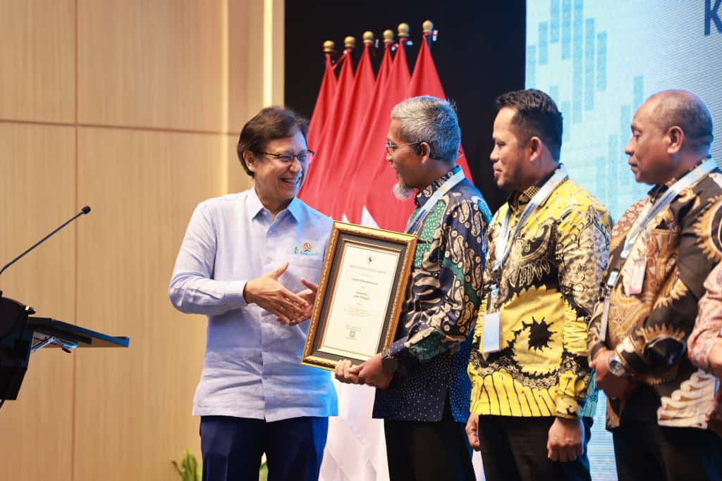 Sukses Intervensi Penurunan Stunting, Gubernur Ahmad Luhtfi Terima Penghargaan Kemenkes