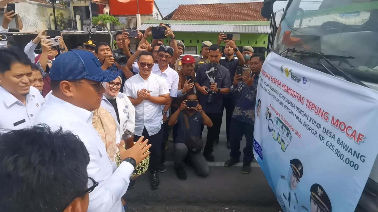 Wamentan Lepas Ekspor 60 Ton Mocaf Banjarnegara ke Cina