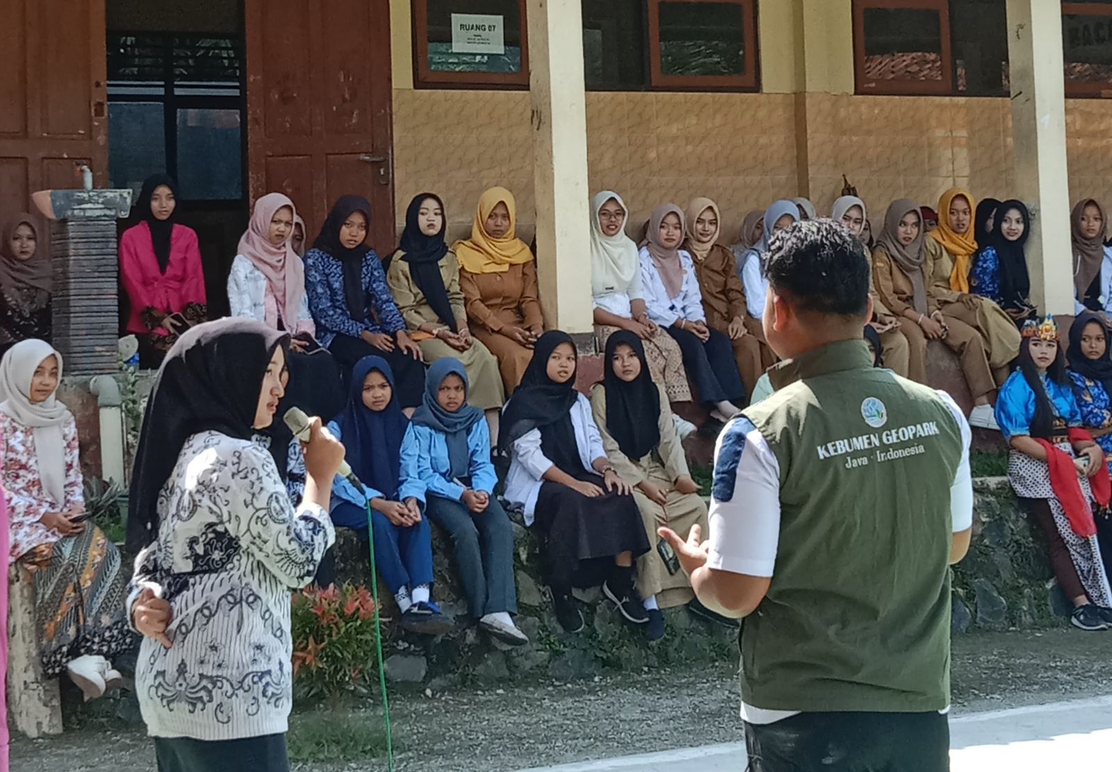 Edukasi Generasi Muda Sadar Lingkungan, BP Geopark Kebumen Gencarkan Sosialisasi di Sekolah