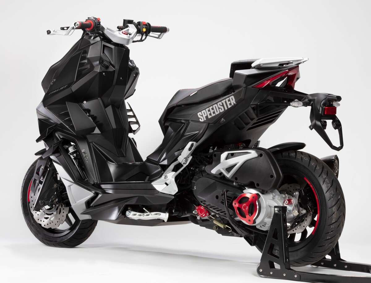 Ini dia Italjet Speedster 200, Skuter Sporty Berteknologi Canggih dengan Desain Memikat