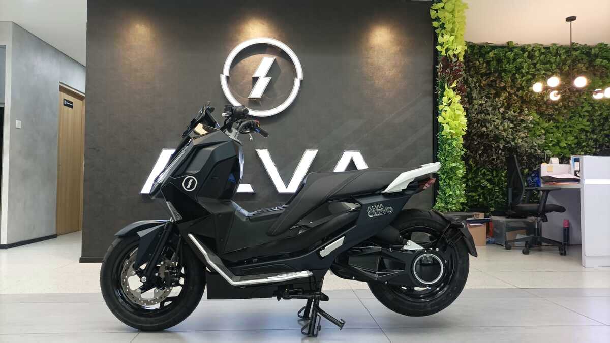 Cuaca Bukan Halangan! Ini 3 Motor Listrik Anti Badai! 