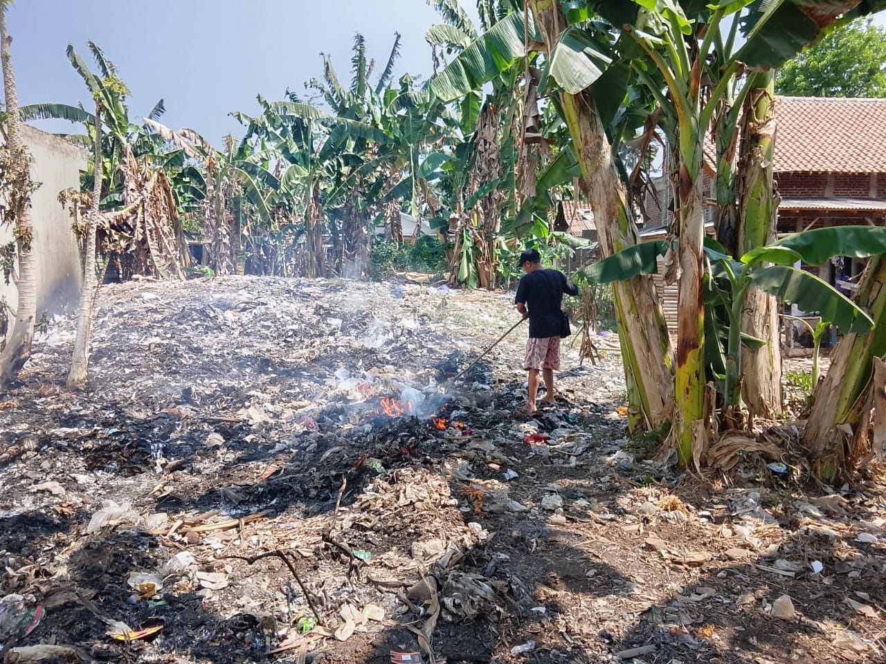Sampah Menumpuk, Pasar Kutawis Rencanakan Insinerator untuk Kurangi Pembakaran Terbuka