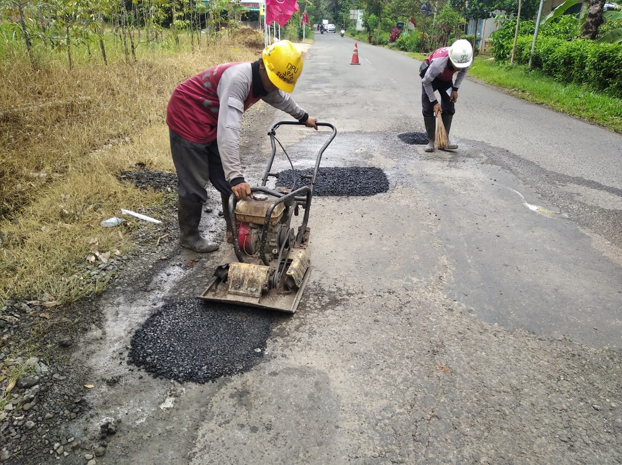 UPTD PU Mulai Garap Tambal Lubang Wilayah Sumpiuh