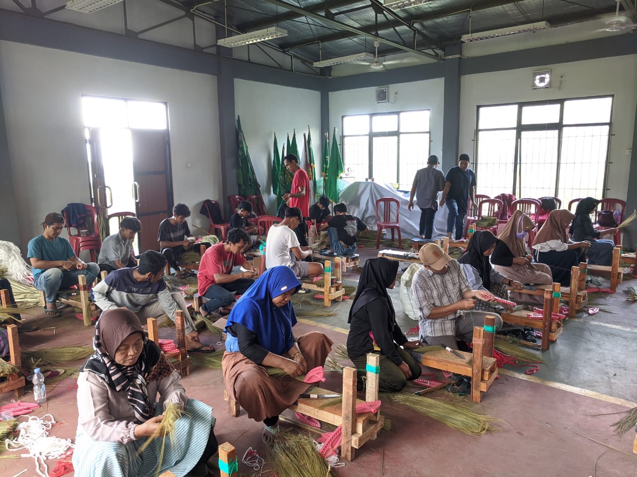 Produk Unggulan, Purbalingga Genjot Daya Saing IKM Sapu Glagah