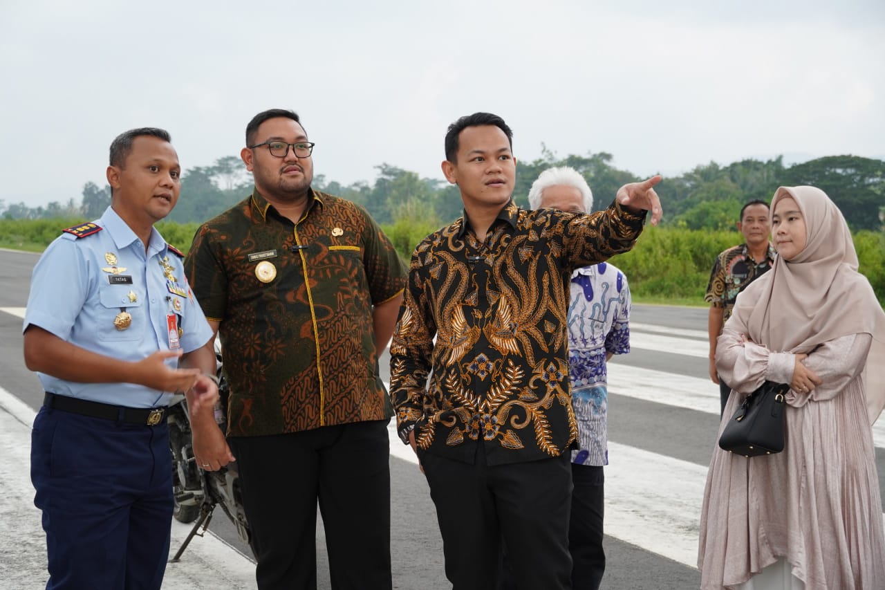 Bupati Fahmi Mulai Cek Kondisi Terkini Bandara JBS 