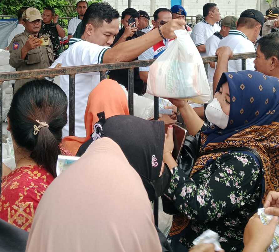 Warga Kesugihan Cilacap Serbu Pasar Murah, Pemkab Siapkan Subsidi Rp 30 Ribu Per Paket