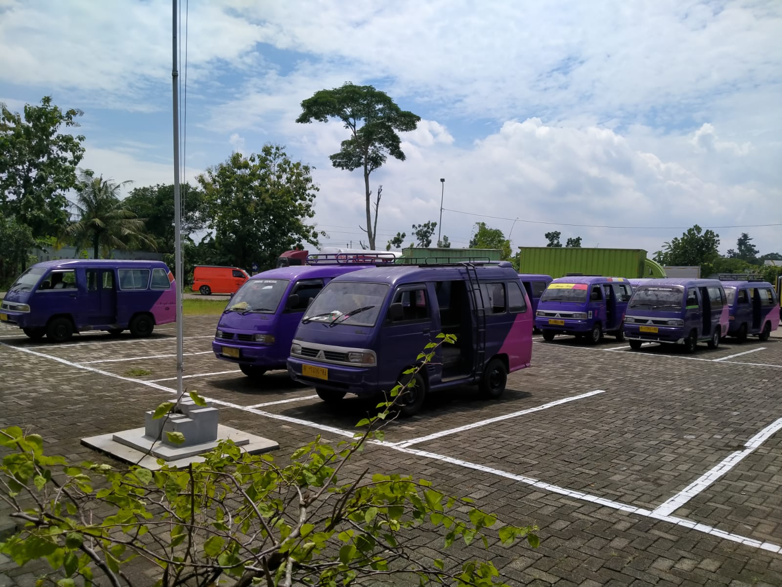 Server Maintenance Bikin Antrean KIR, Uji Kendaraan di Karangnanas Sempat Tersendat