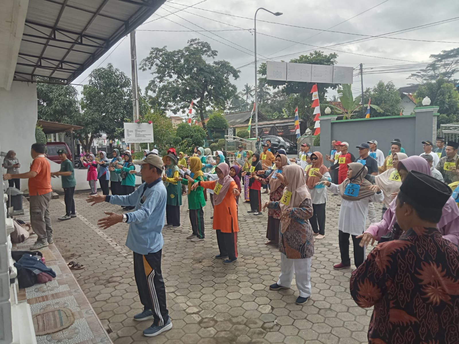 63 Calhaj Jalani Pemeriksaan Kesehatan dan Kebugaran