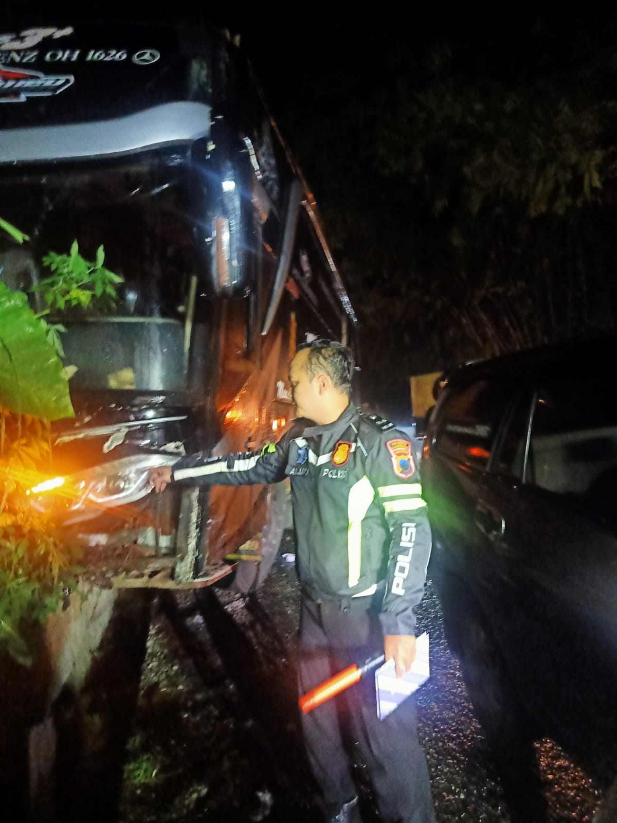 Rem Bus Diduga Blong, Empat Kendaraan  Tabrakan Beruntun di Jalur Turunan Kejawar Banyumas