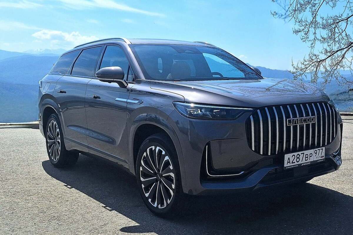 SUV Mewah Tiongkok Jaecoo J8 Siap Masuk Indonesia 