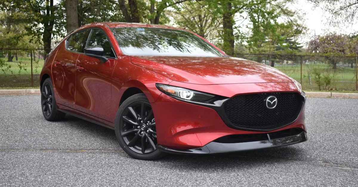 Mazda 3, Mobil Hatchback Premium yang Irit Bahan Bakar 