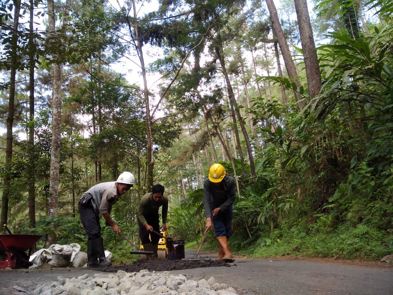 Ada Lebih dari 50 Titik Aspal Berlubang, Penanganan Kerusakan Ruas Jalan Kamulyan-Watuagung Diprioritaskan