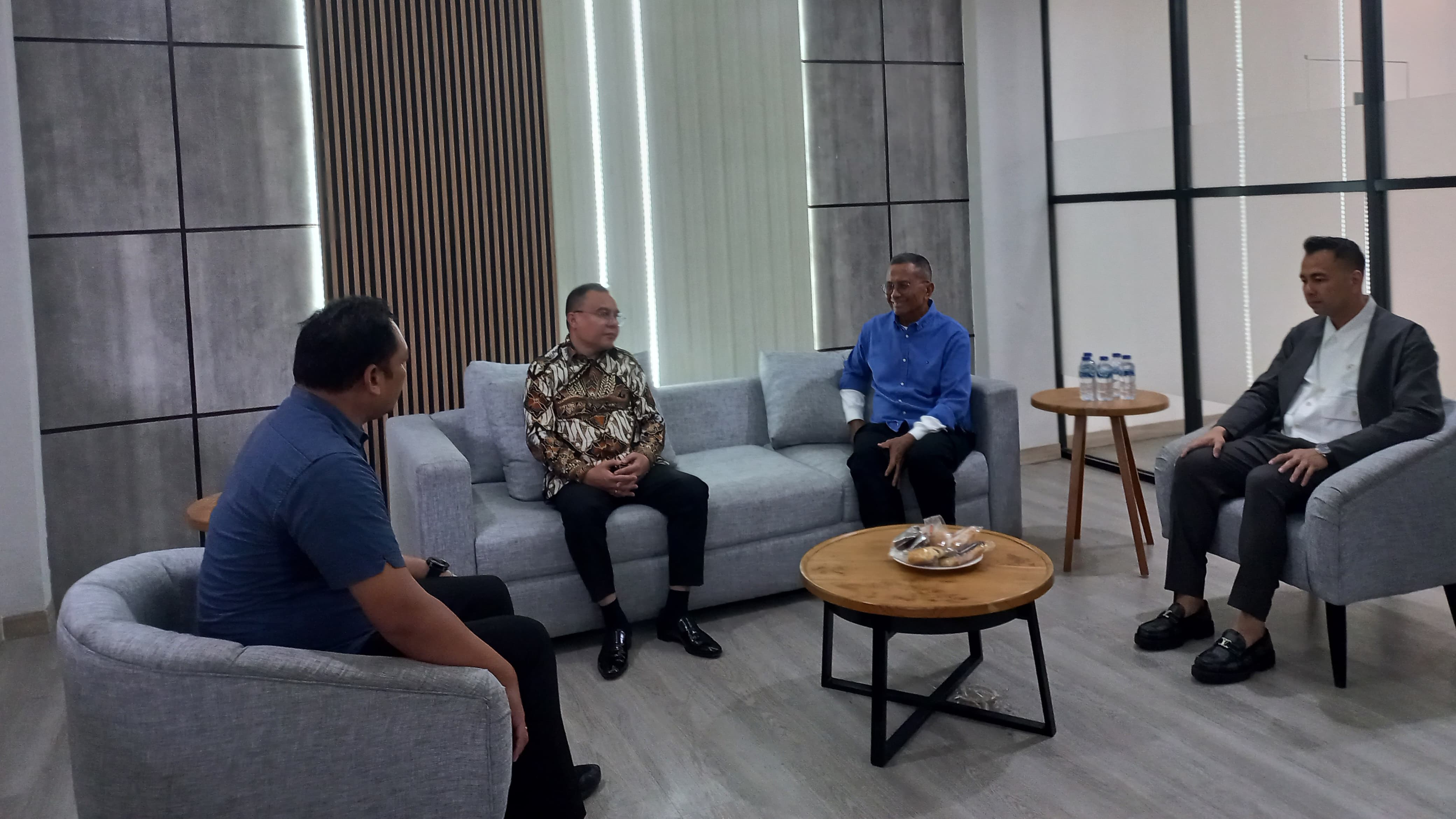 Dasco dan Raffi Ahmad Temui Dahlan Iskan di Kantor Disway, Sampaikan Permintaan Maaf