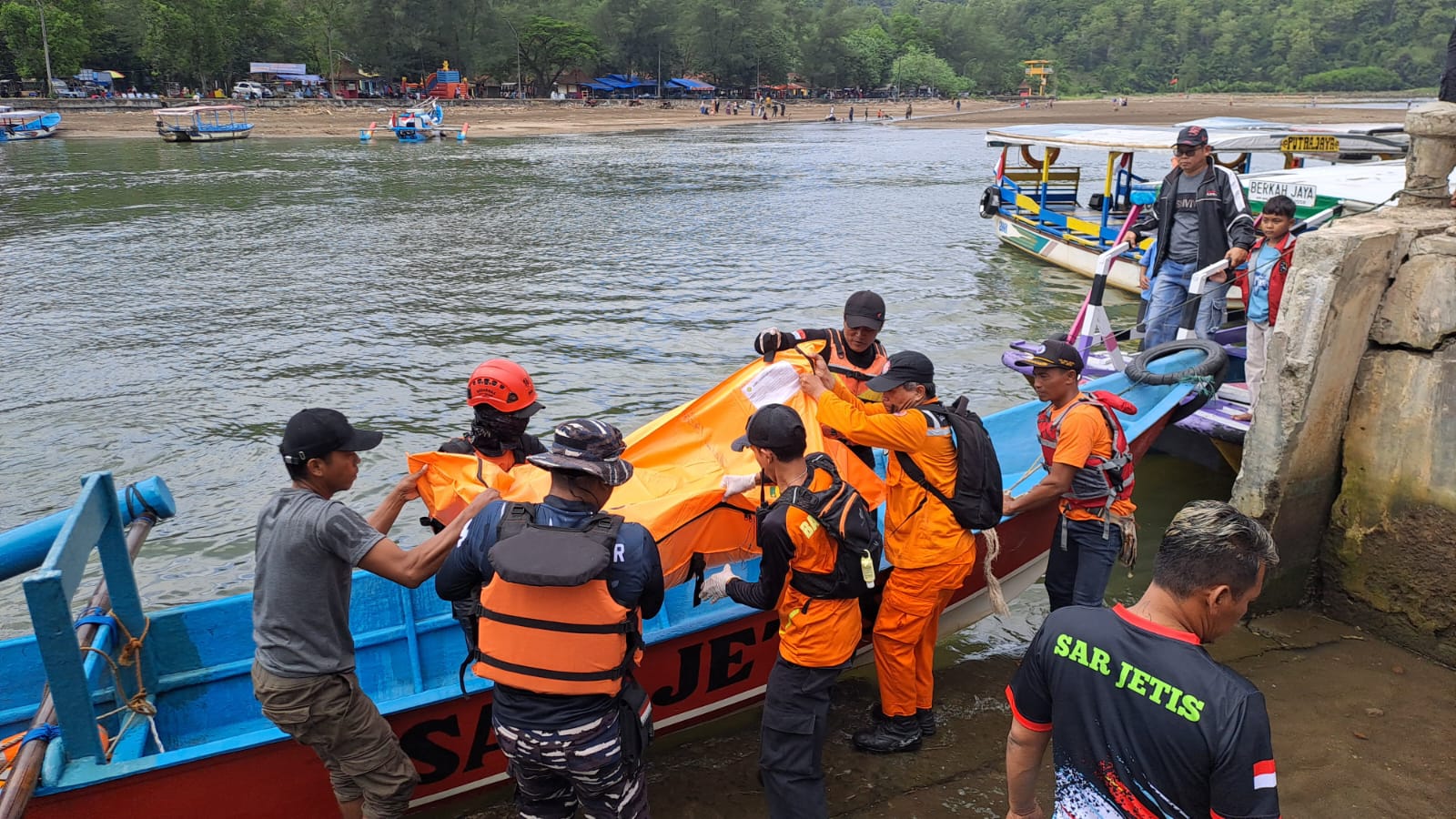 Korban Tenggelam di Pantai Karangpakis Ditemukan