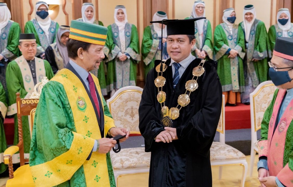 Rektor UMP Menjadi Pembicara Kuliah Umum di Brunei Darussalam