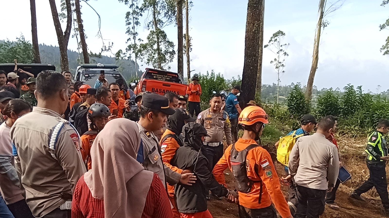 Butuh 5 Jam Evakuasi, Vio Pendaki yang Tersesat di Gunung Slamet Pilih Turun Jalan Kaki