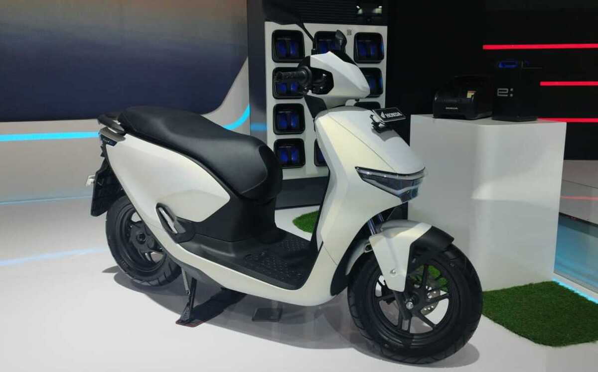 Inovasi Terjangkau! Intip Harga & Spesifikasi Motor Listrik Honda CUV e: RoadSync