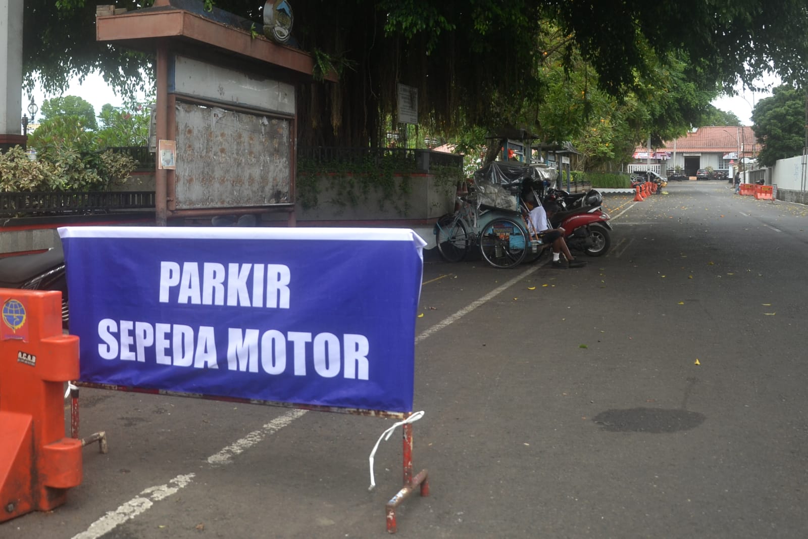 Jalan Pengadilan Purwokerto Kembali Untuk Parkir