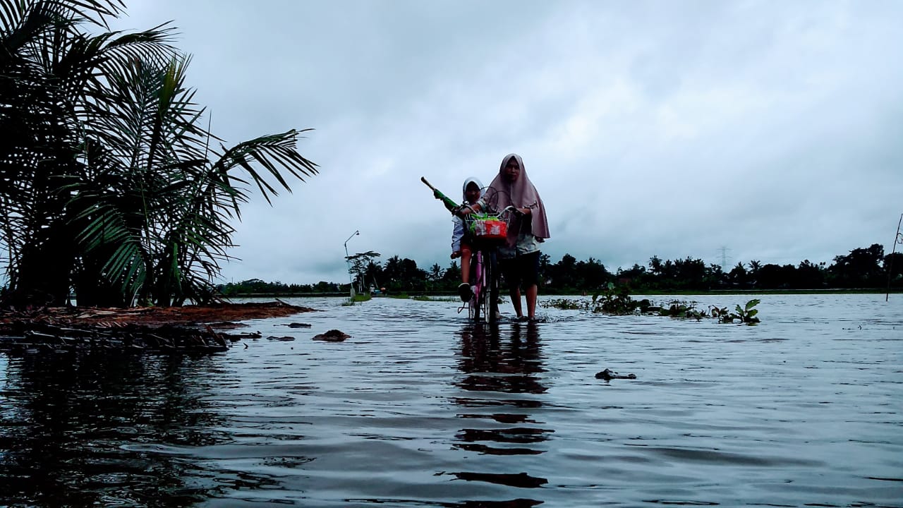 Hujan Dua Hari, Gerumbul Nusapule, Desa Nusadadi Tergenang Air