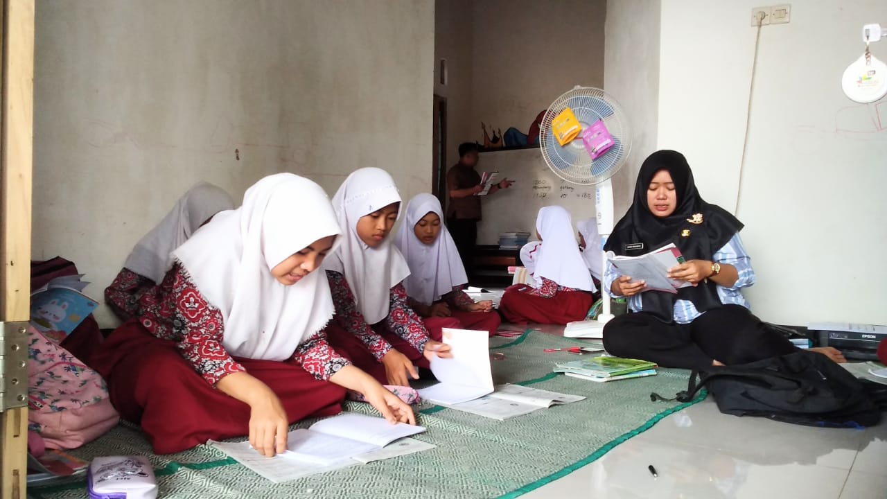 Dua Kelas SDN 4 Sumpiuh Tempati Rumah Penduduk untuk Kegiatan Belajar Mengajar