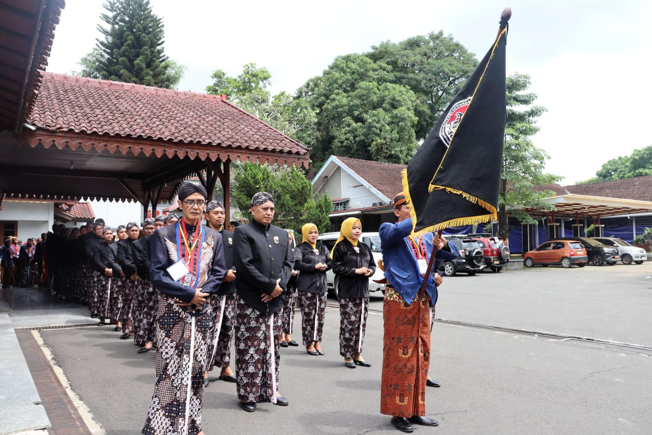 Bupati Wisuda Permadani, Jadi Momentum Melahirkan Pranatacara Muda Berkarakter