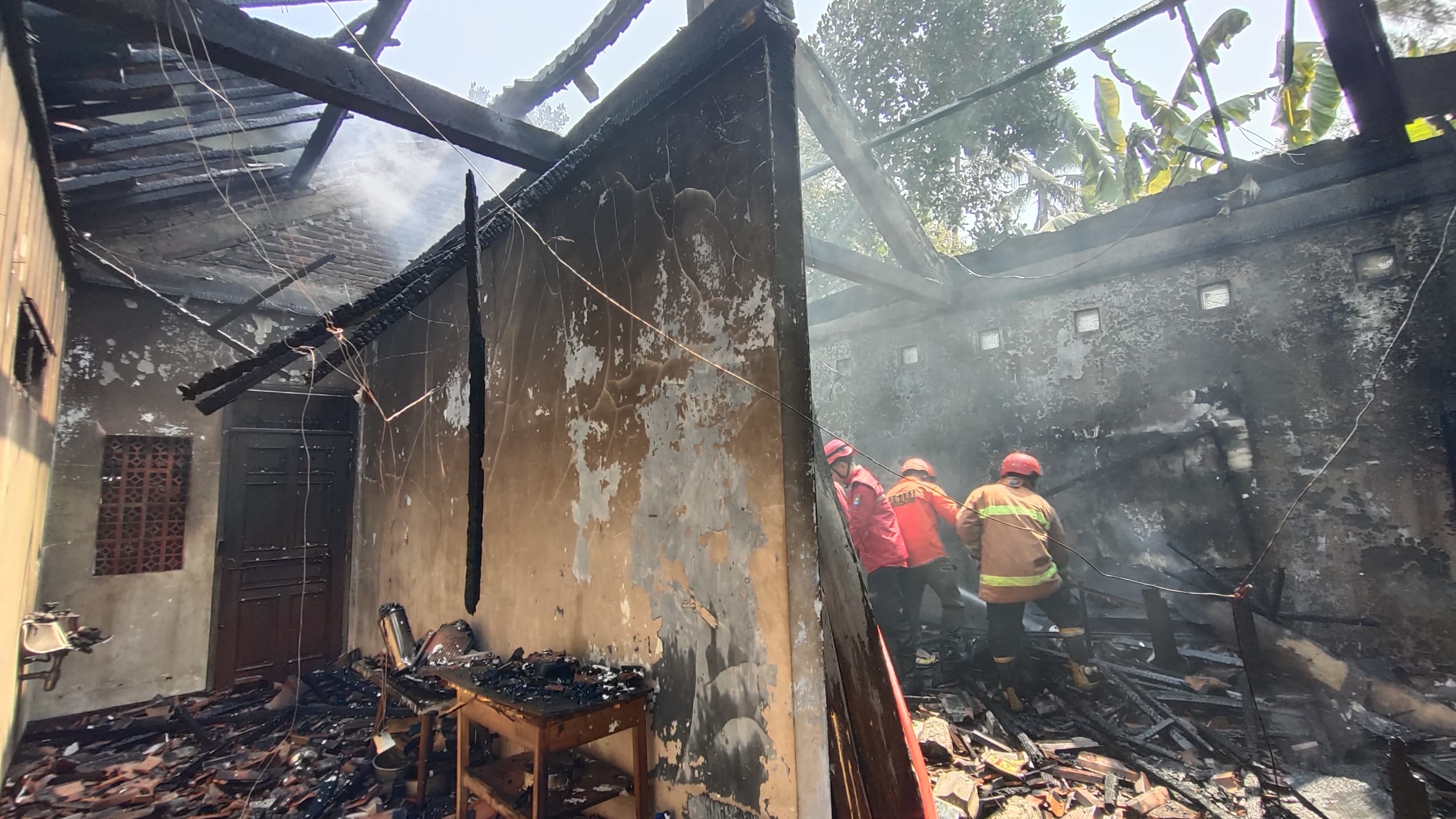Korsleting Listrik, Rumah di Desa Bajing, Cilacap Terbakar 