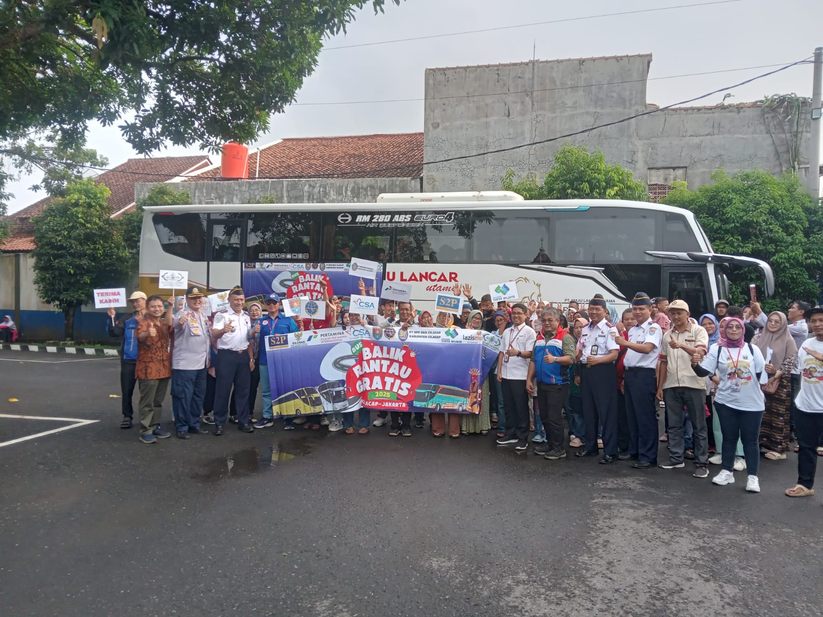 Kilang Cilacap Lepas 2 Bus Program Balik Rantau Gratis 2025, Sinergi dengan Pemkab Cilacap