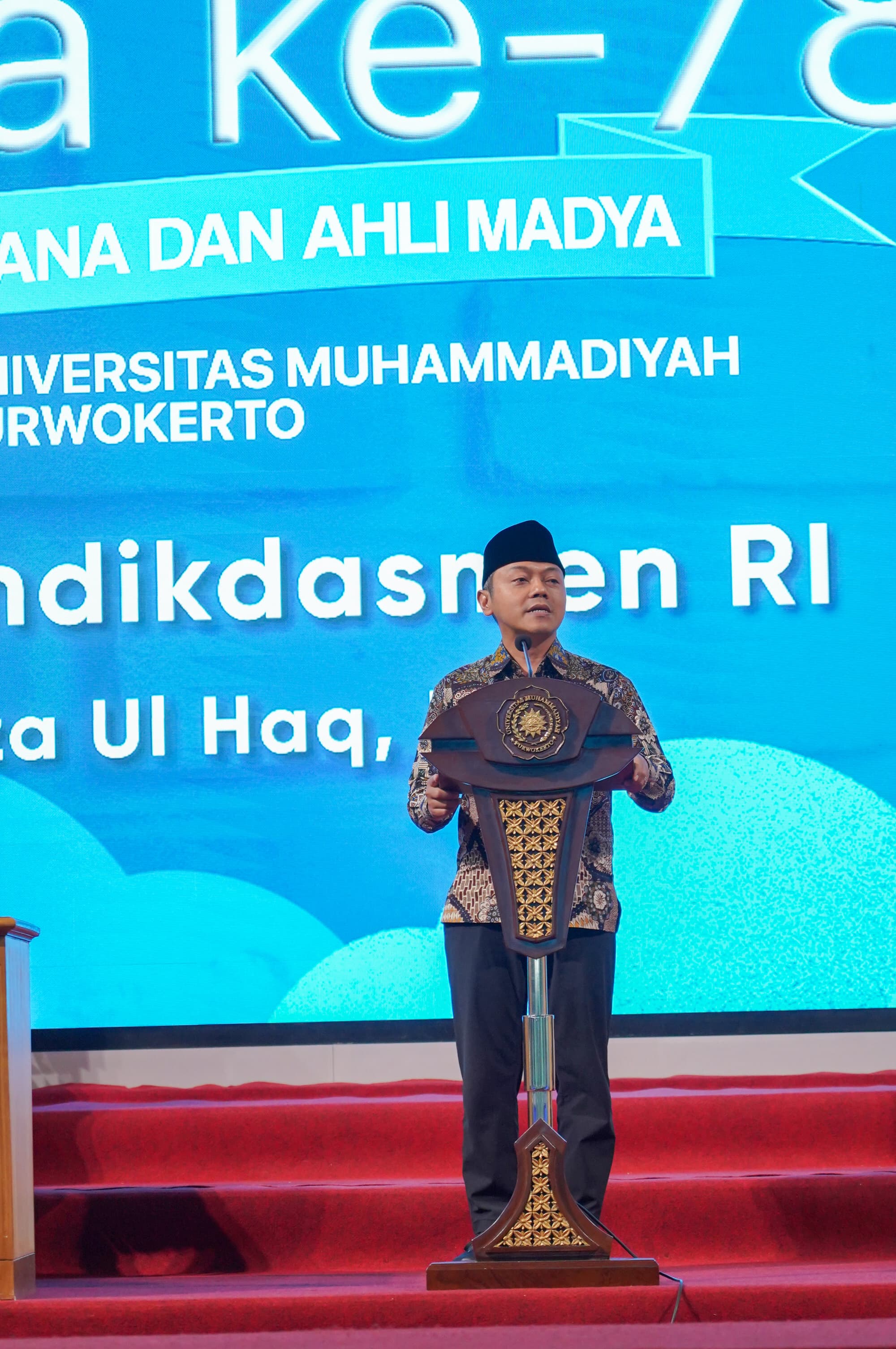 Wamendikdasmen RI Sampaikan Orasi Ilmiah di Wisuda ke-78 UMP