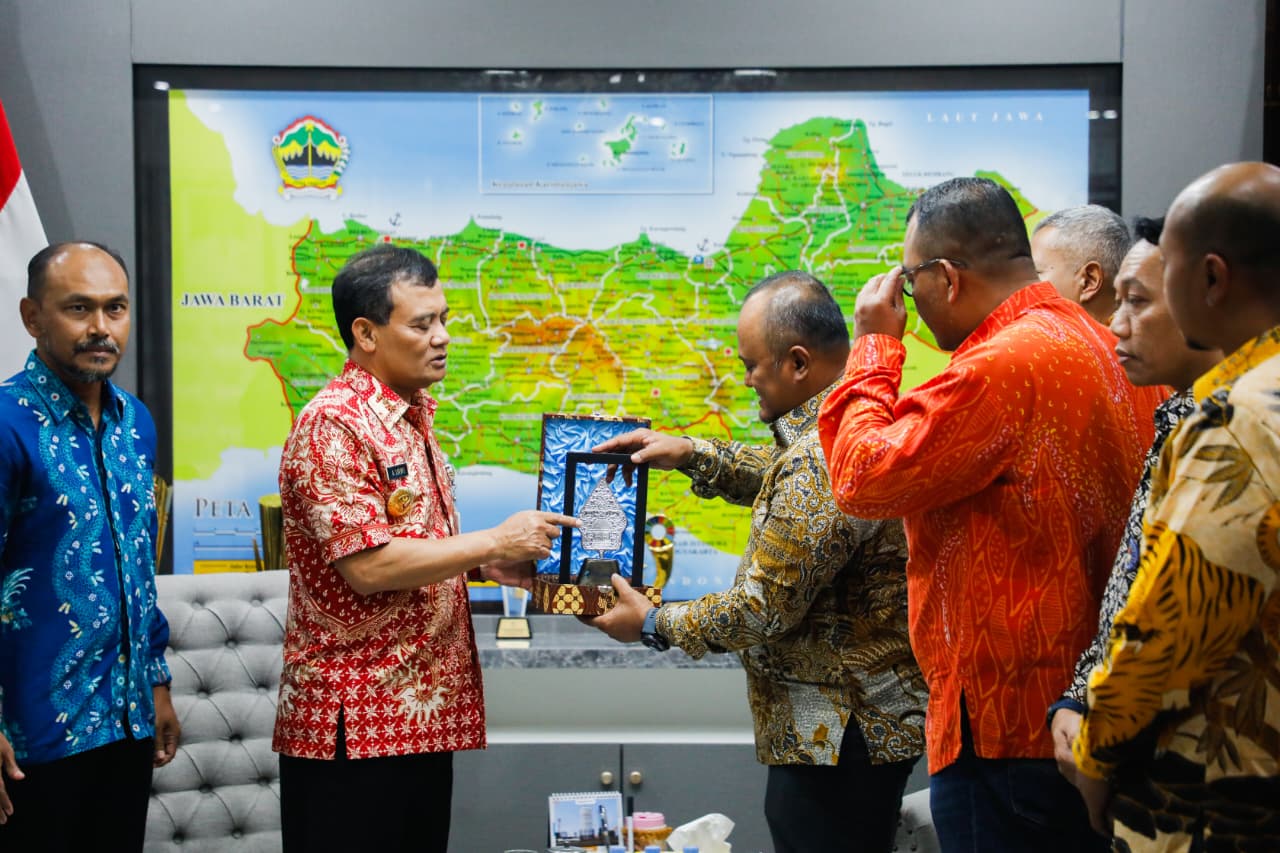 Dongkrak Ekonomi dan Investasi,  Ahmad Luthfi Ingin Pengembangan Pelabuhan di Jawa Tengah Dipercepat