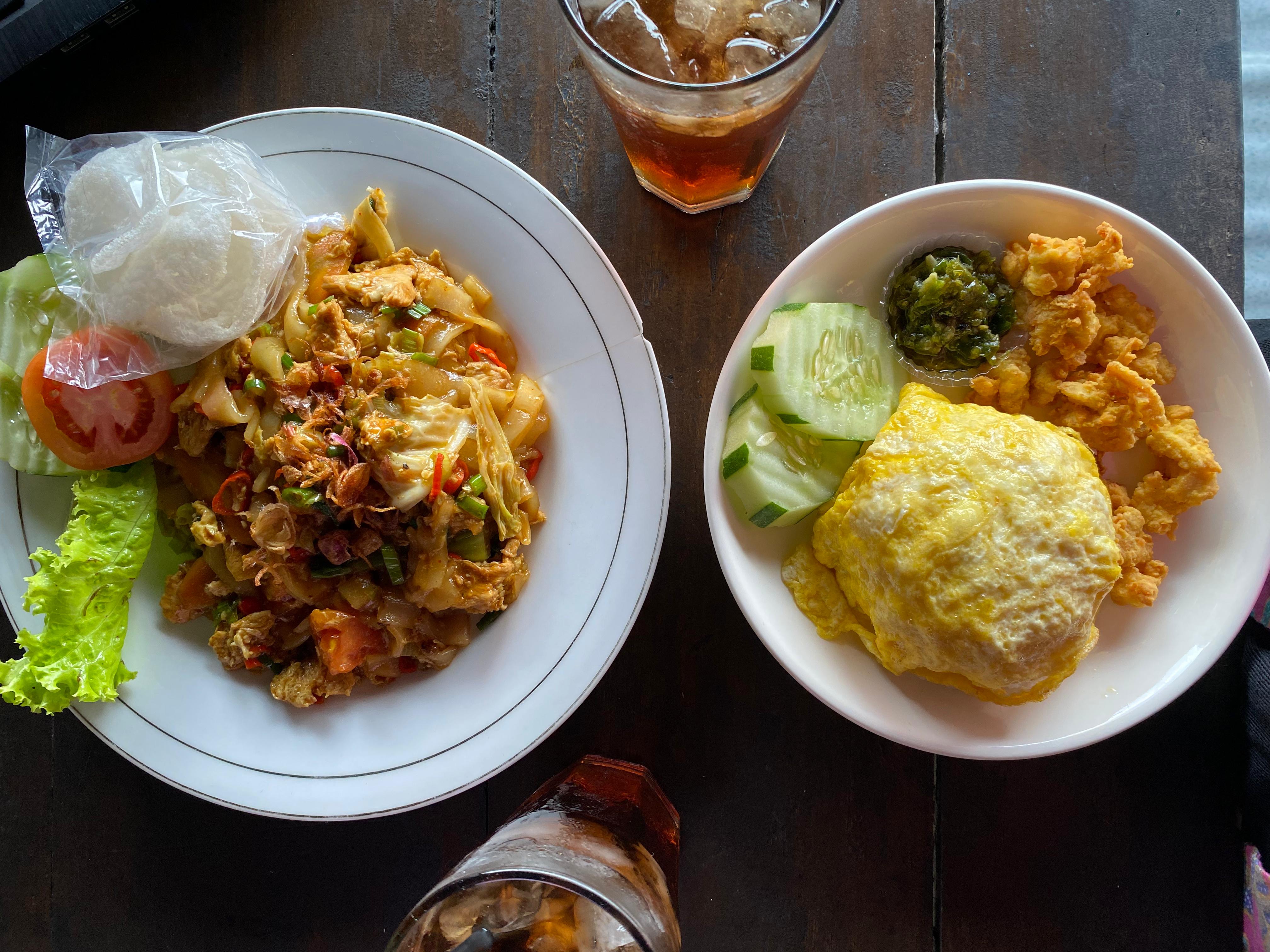 Waroeng 85, Tempat Makan Unik di Underpass Purwokerto dengan Sensasi Melihat Kereta Api Lewat