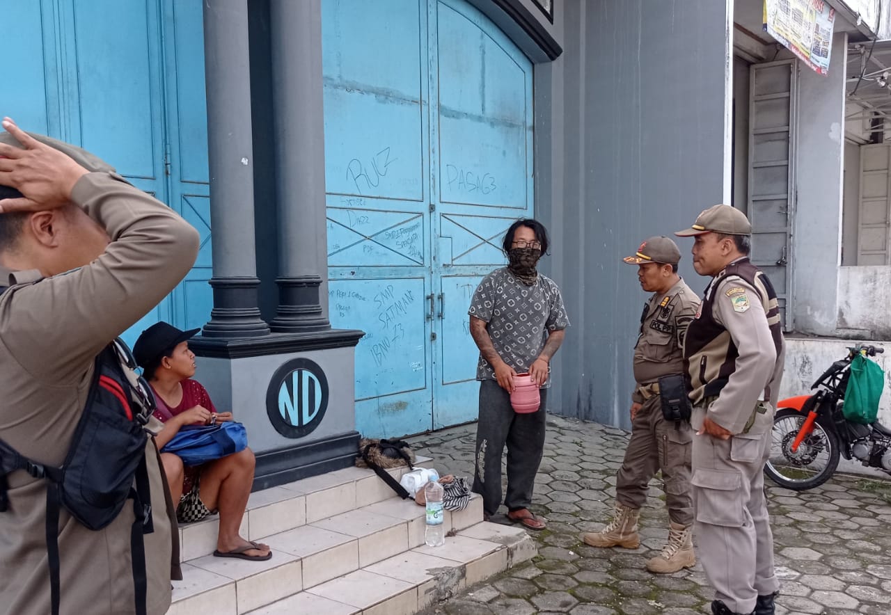 Satpol PP Pembinaan Kedua PGOT Bandel