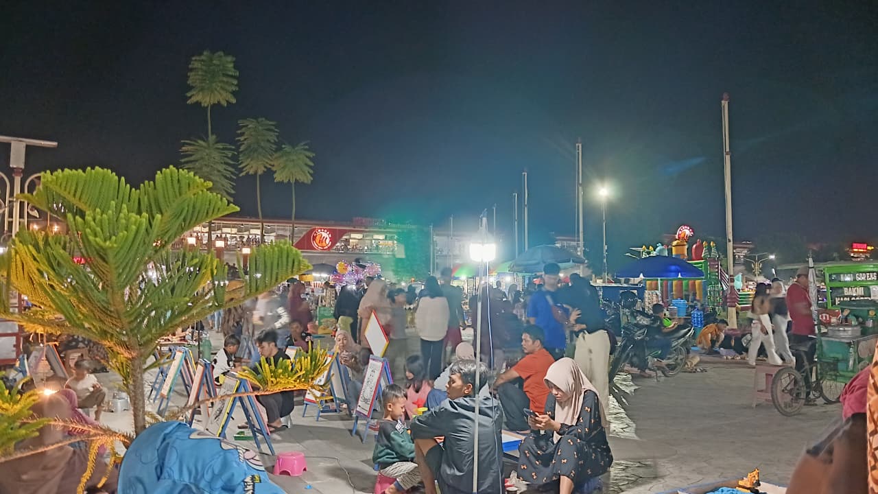 Alun-alun Kebumen Jadi Daya Tarik Pemudik