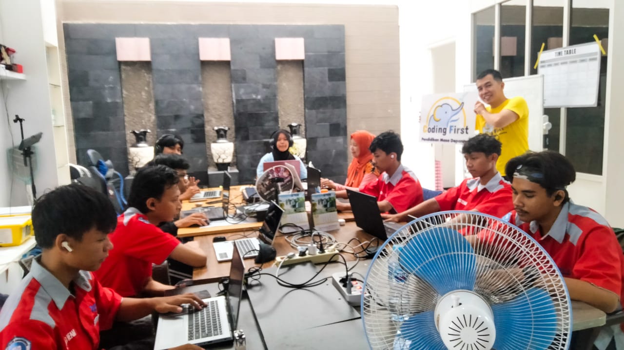 Coding First Mengembangkan Logika dan Kreativitas Anak