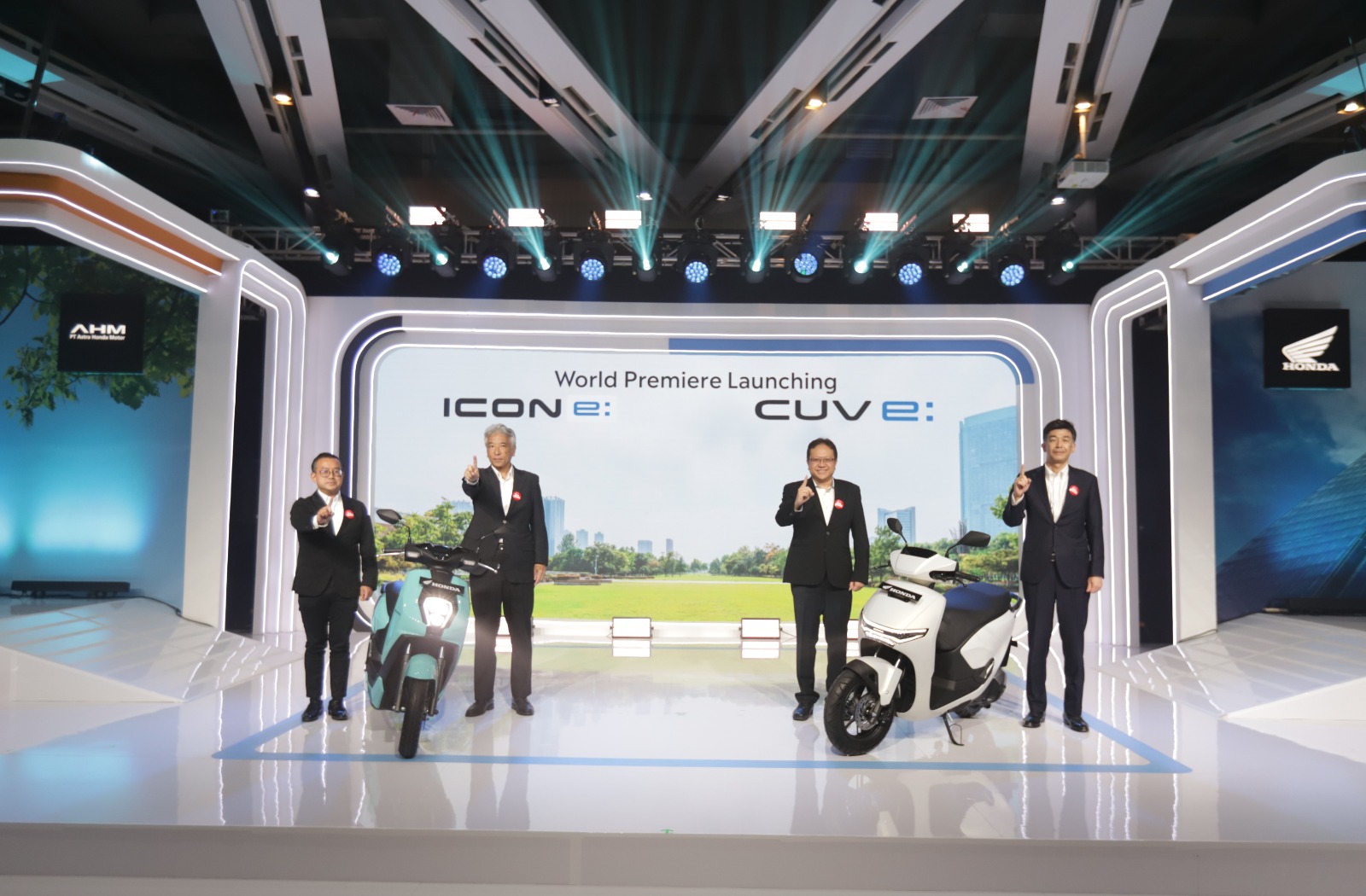 Wujud Komitmen Elektrifikasi, AHM Luncurkan Motor Listrik Honda ICON e: dan CUV e: