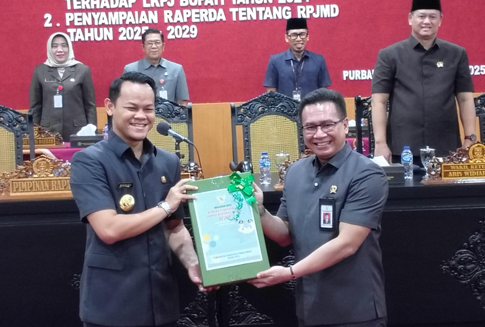 Sampaikan Raperda RPJMD 2025-2029, Mas Bupati Fahmi Ungkap Program Alus Dalane Jadi Prioritas