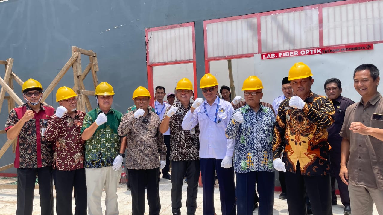 Pusat Keunggulan 2025, SMK Muhammadiyah Sumpiuh Groundbreaking Gedung Internet of Things