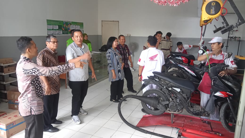 SMK YPLP Perwira Buka Layanan Servis Sepeda Motor
