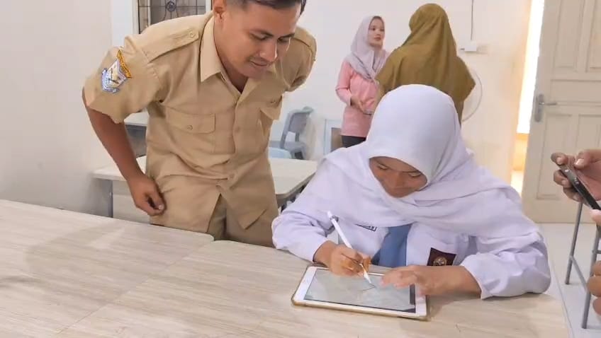 Masuk Desil 9, Siswi SLB Mandiraja Kehilangan Bansos meski Kondisi Keluarga Serba Terbatas
