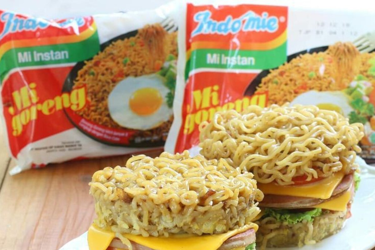 Cara Membuat Indomie Burger,Kreasi Makanan Dari Indomie Yang Nikmat 