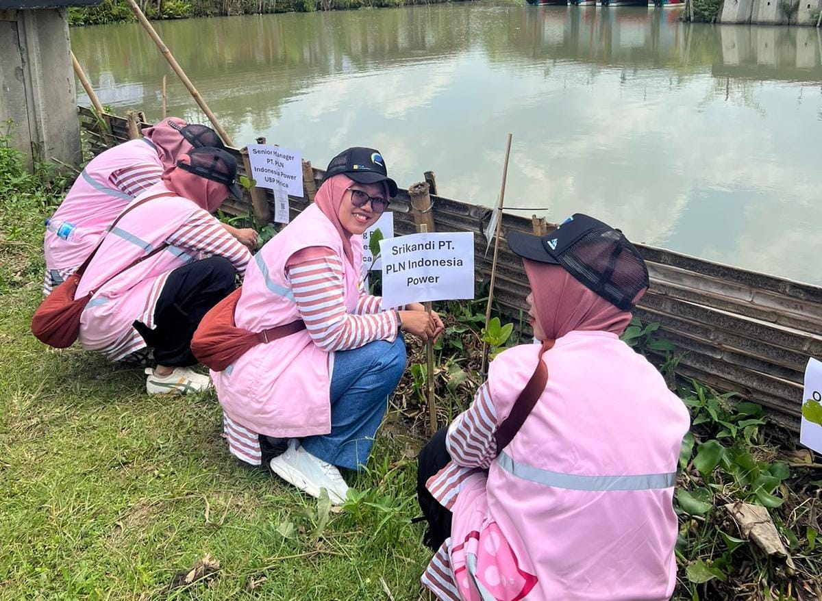 Srikandi PLN Indonesia Power UBP Mrica Tanam Pohon untuk Dukung Keberlanjutan Energi