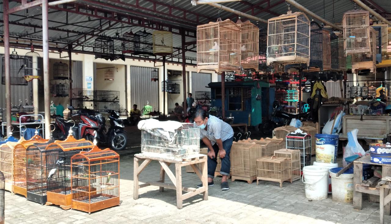 Lahan Parkir Lantai 2 Pasar Burung Peksi Becingah Sepi, Dibuat Pasar Kuliner Malam 