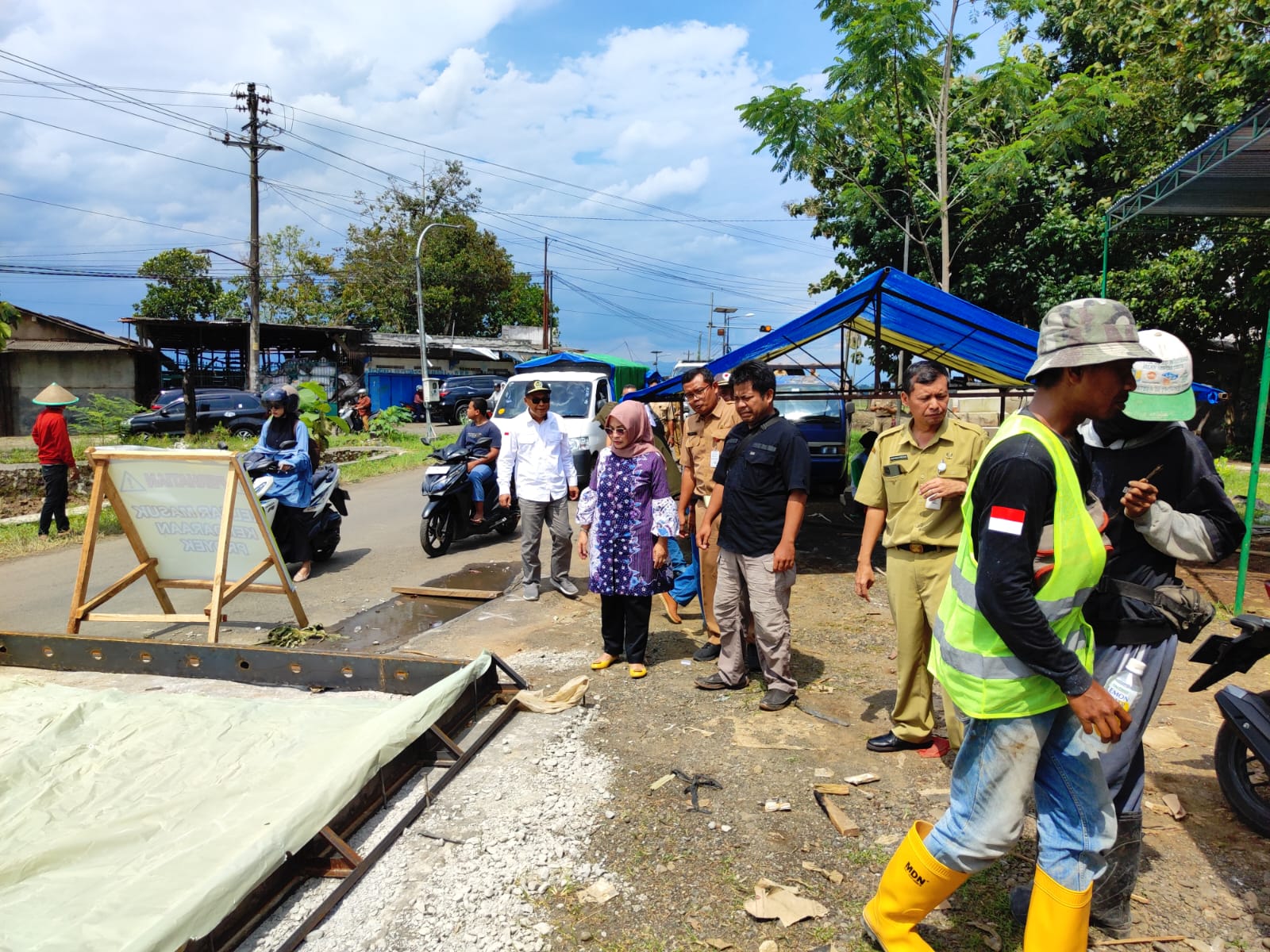 Pengerjaan Jalan Panican-Linggamas Terkendala Material, DPRD Turun Lapangan