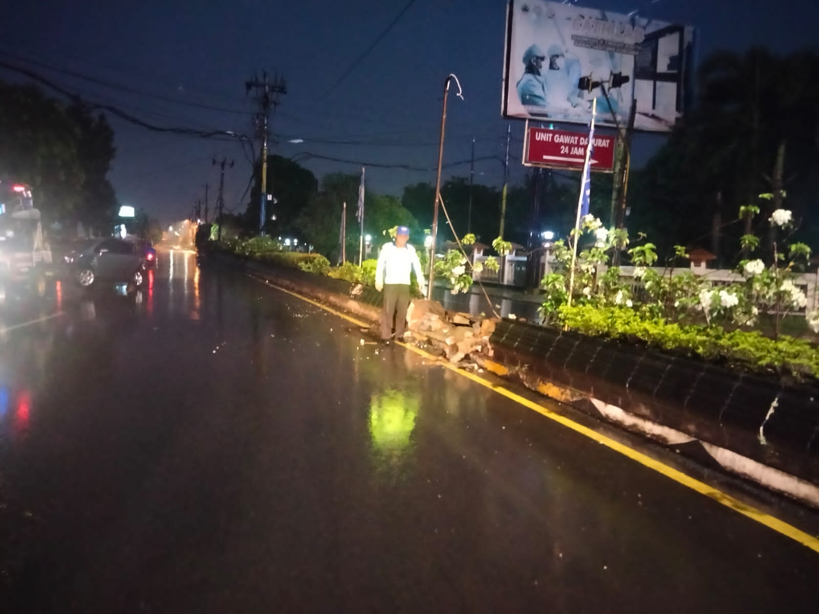 Satlantas Polresta Banyumas Dalami Penyebab Laka Tunggal di Barat Bundaran Margono