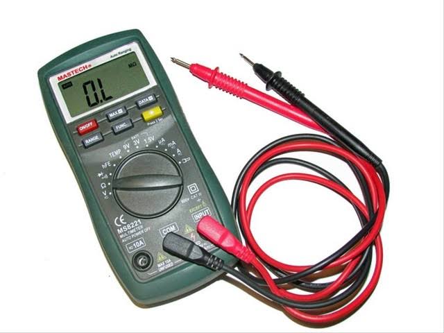 Terhindar dari Mogok! Begini Cara Mudah Mengukur Tegangan Baterai Motor Listrik dengan Multimeter